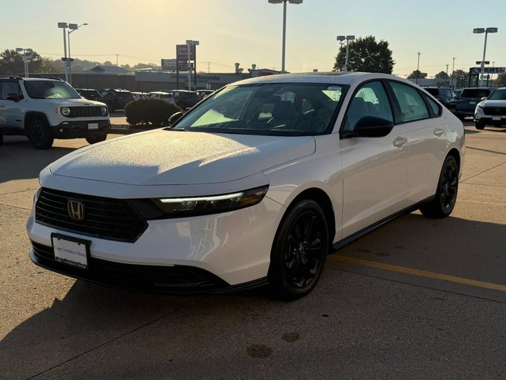 Certified 2025 Honda Accord SE image 8