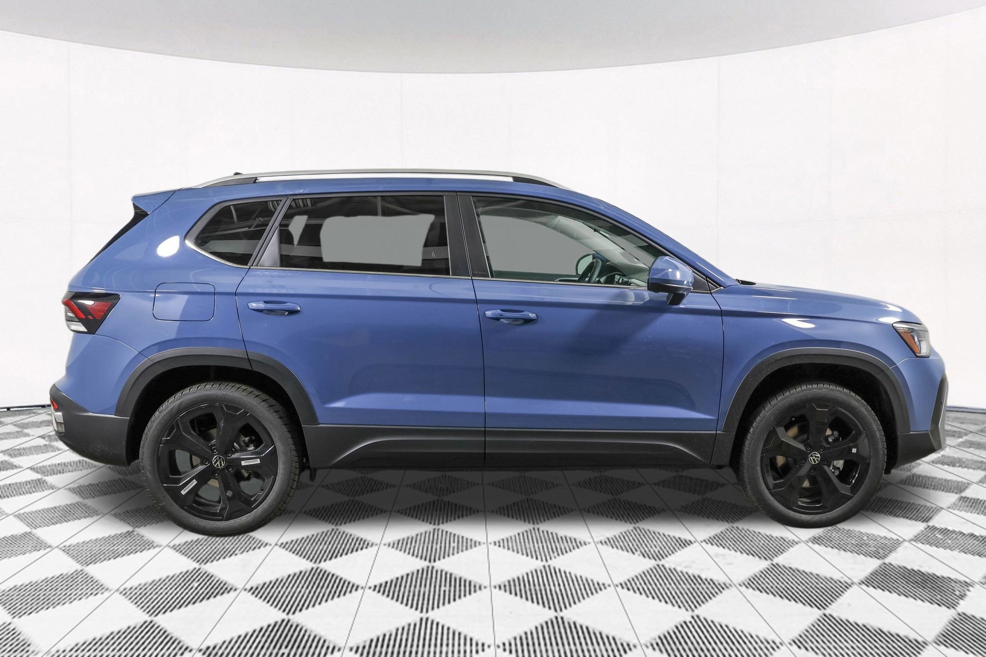 New 2026 Volkswagen Taos SEL AWD/4WD image 11