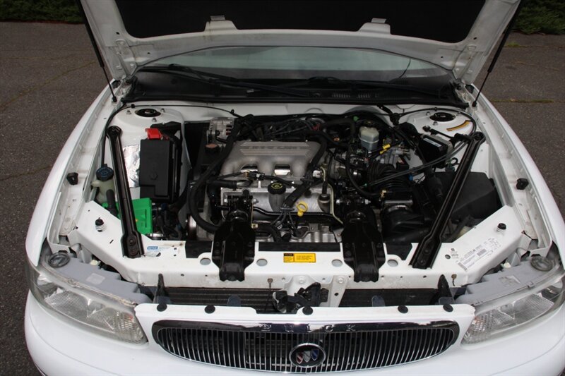 Used 1998 Buick Century Custom FWD image 16