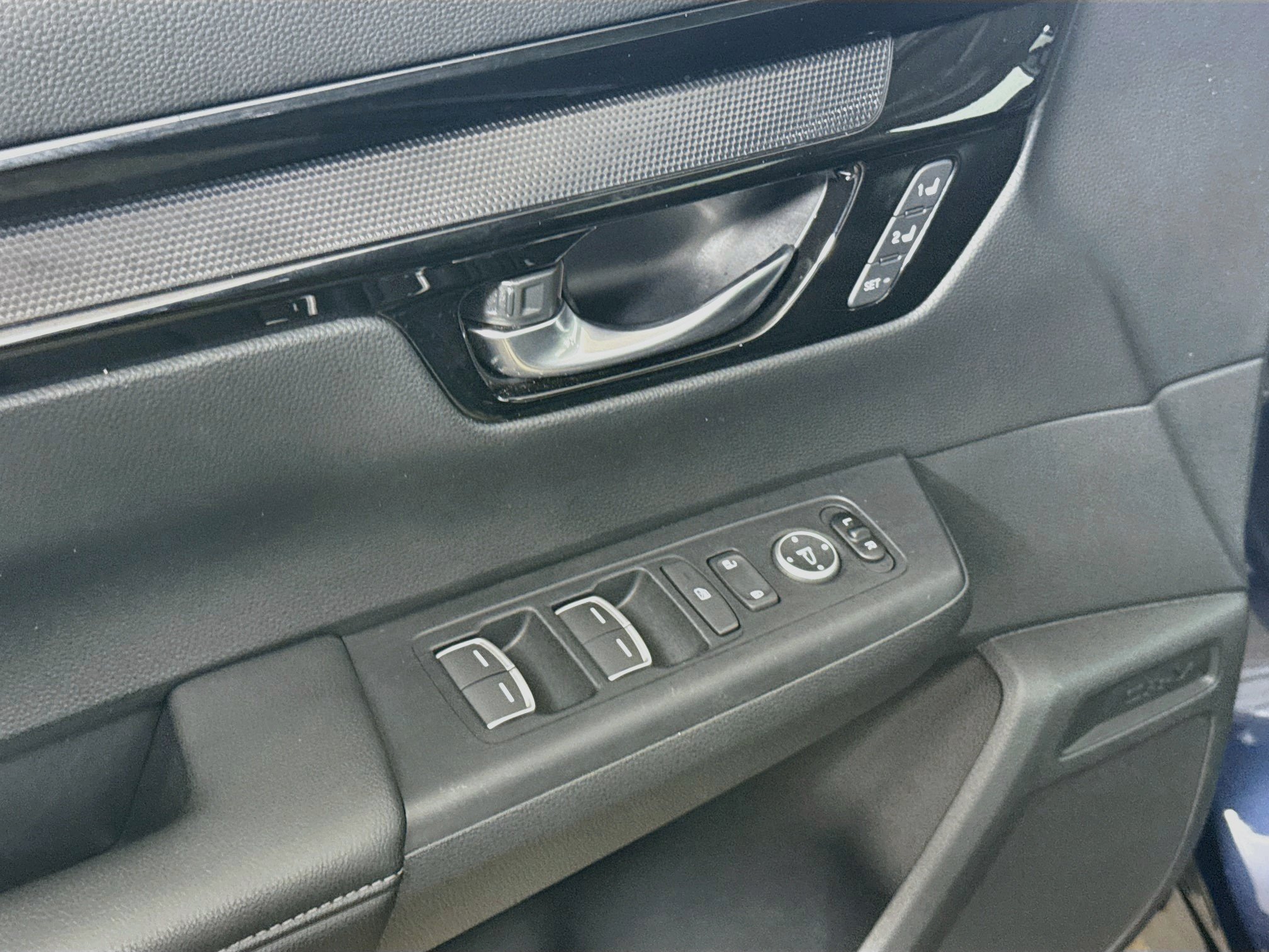 Used 2025 Honda CR-V EX-L image 18