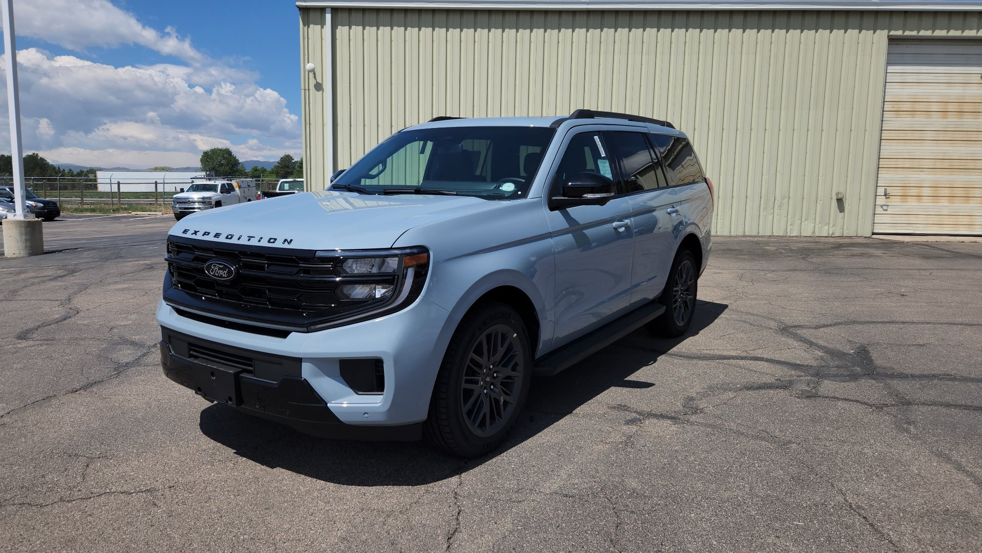 New 2026 Ford Expedition Platinum w/ Stealth Appearance Package AWD/4WD image 2