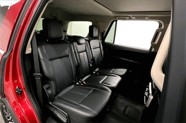 Used 2022 Ford Expedition XLT image 22