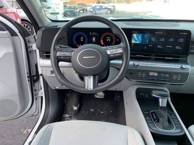 Used 2025 Hyundai Kona SEL image 16