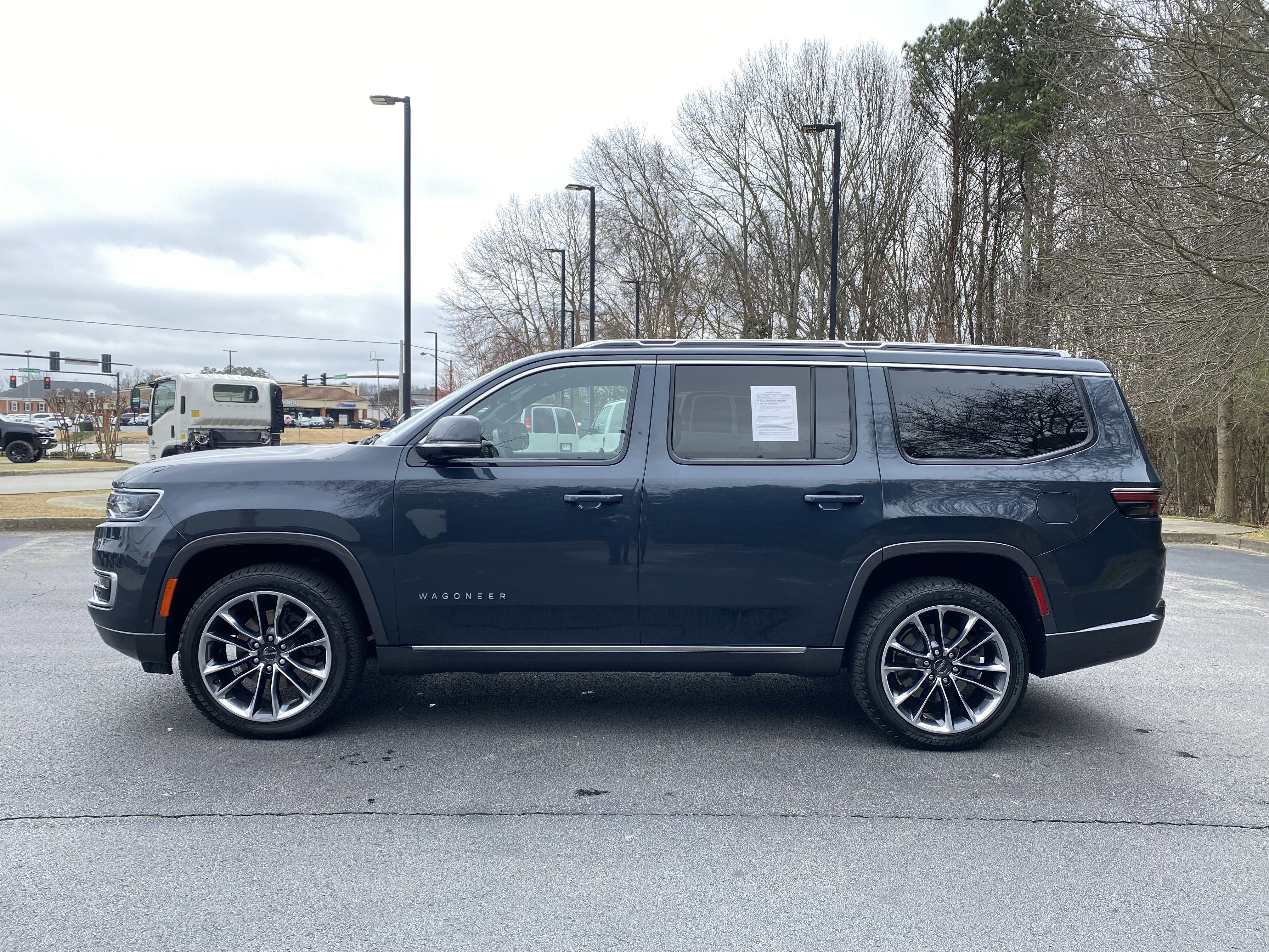 Used 2022 Jeep Wagoneer Series III w/ Premium Group I image 6