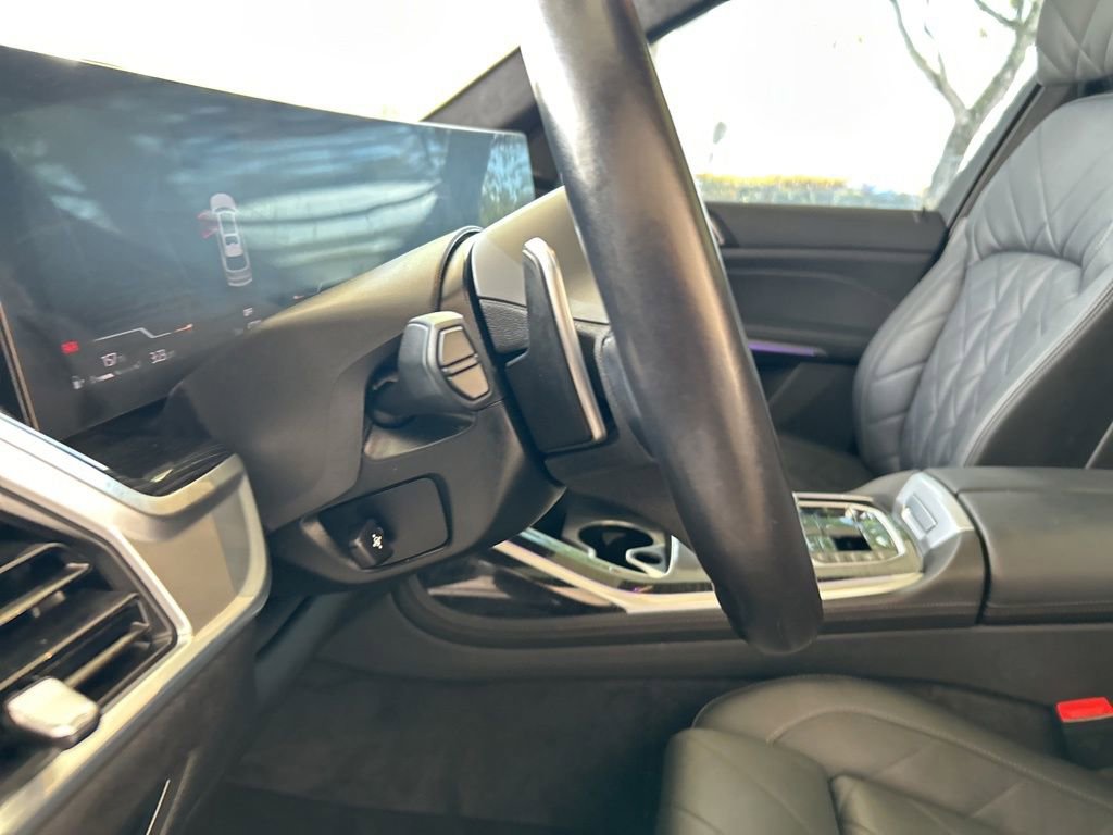 Used 2024 BMW X7 xDrive40i w/ M Sport Package image 57