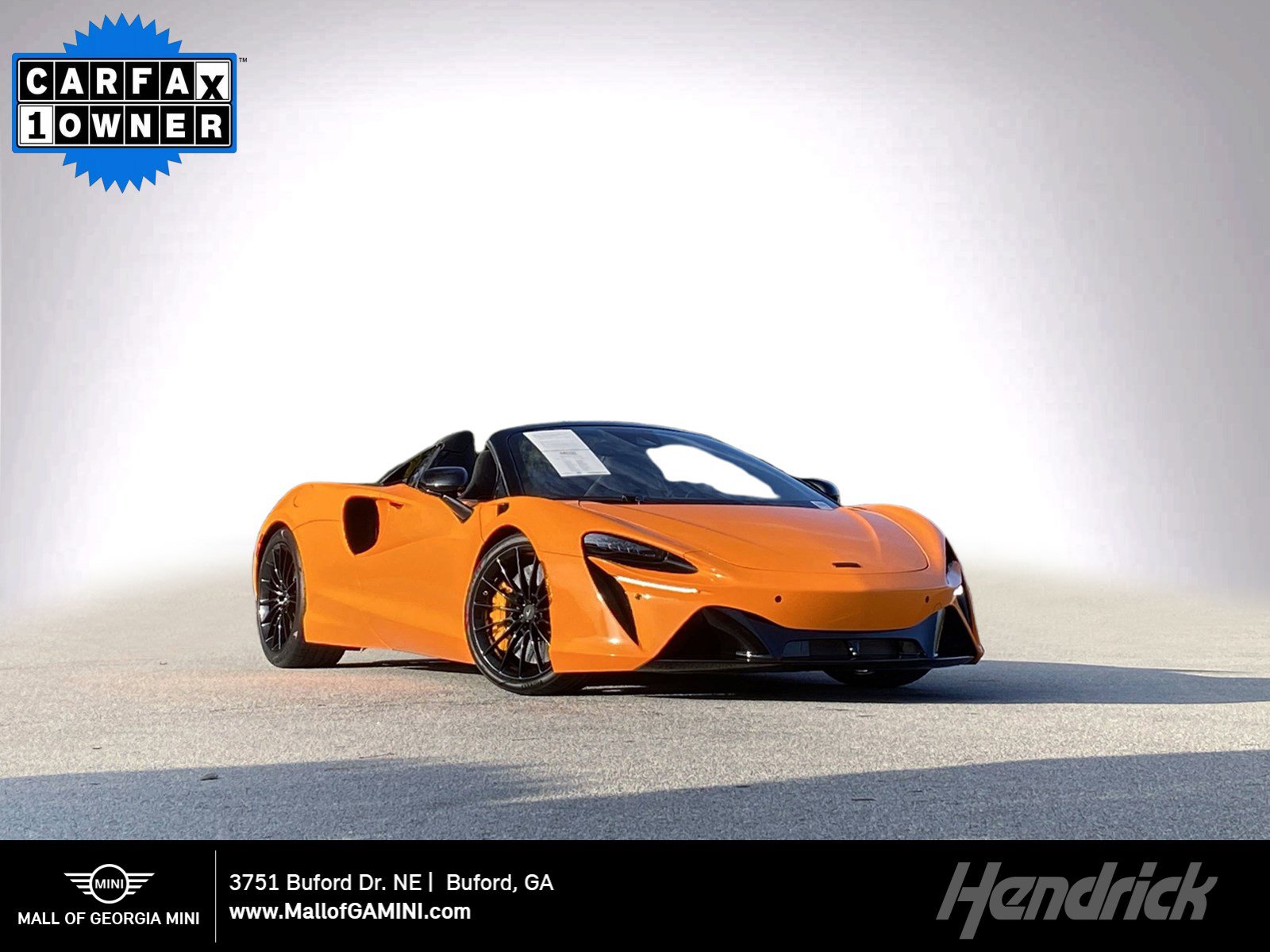 Used 2025 McLaren Artura Spider image 1