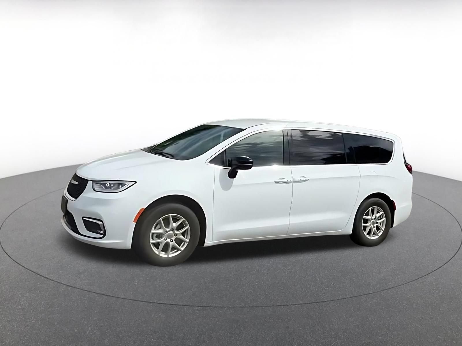 Used 2025 Chrysler Pacifica Select FWD image 7