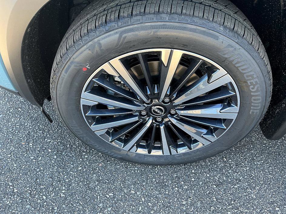 New 2026 Nissan Pathfinder Platinum image 9