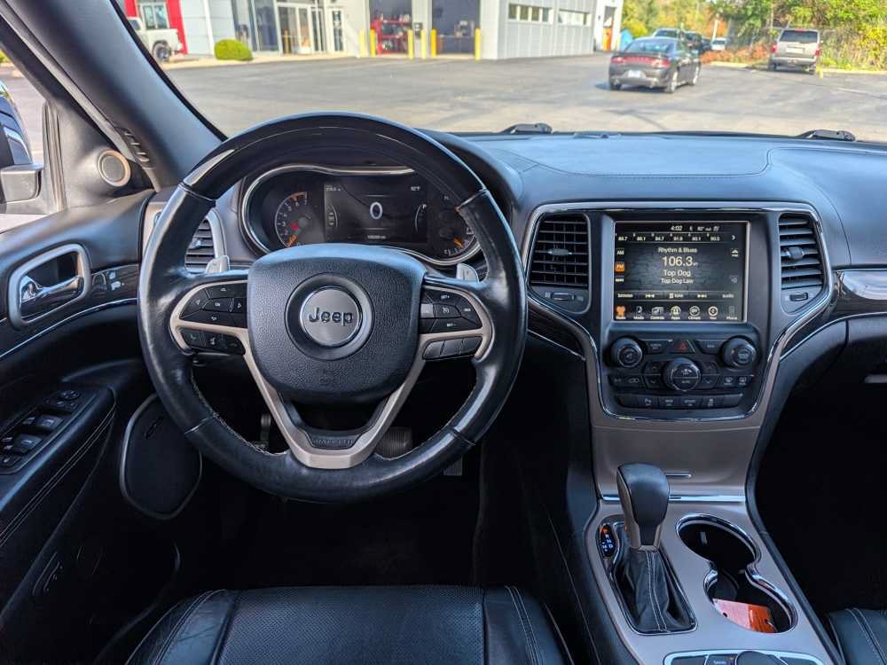 Used 2017 Jeep Grand Cherokee Overland AWD/4WD image 26