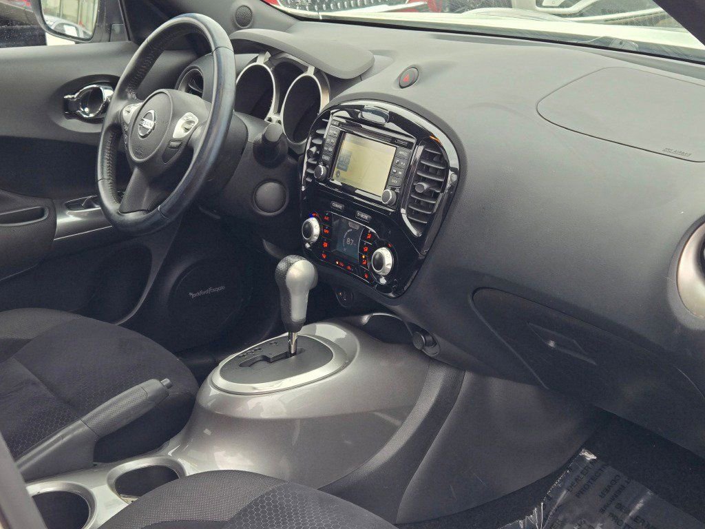 Used 2015 Nissan Juke SV w/ Technology Package image 6