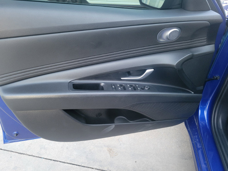 Used 2023 Hyundai Elantra SEL w/ Convenience Package image 17