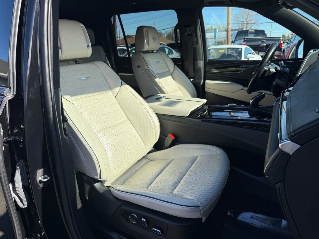 Used 2021 Cadillac Escalade ESV Sport w/ Driver Assist Tech Package image 31