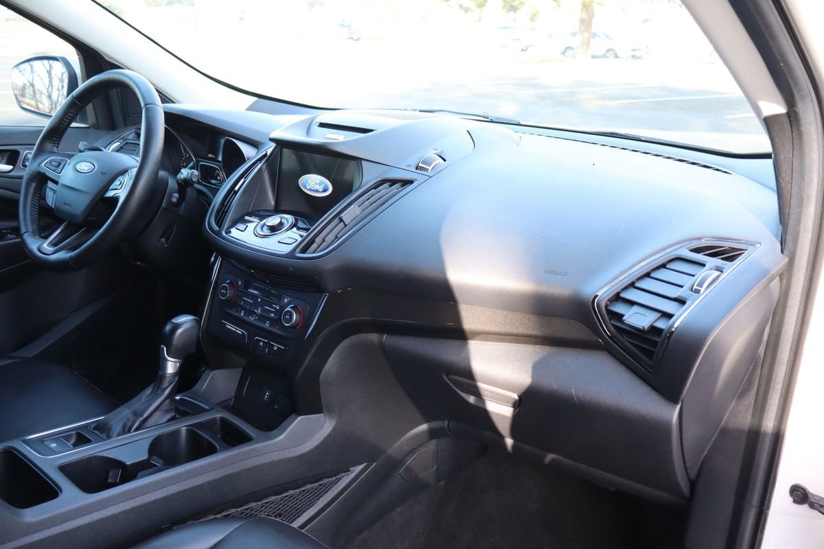 Used 2017 Ford Escape Titanium image 17