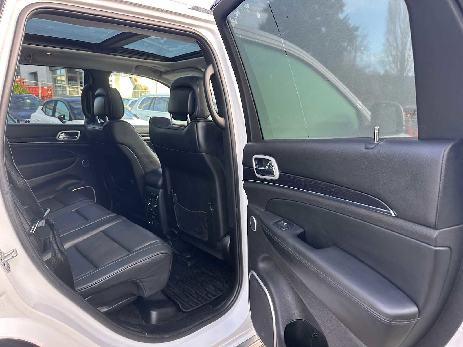 Used 2018 Jeep Grand Cherokee Summit w/ Platinum Series Group image 13