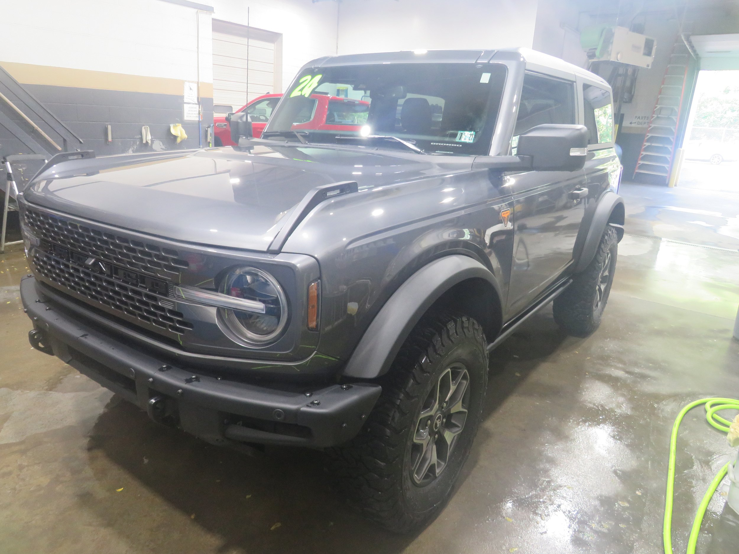 Used 2024 Ford Bronco Badlands AWD/4WD video 3