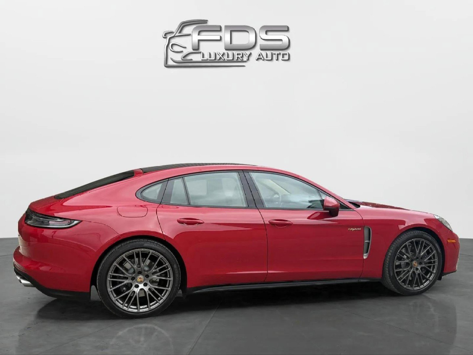 Used 2023 Porsche Panamera 4 Platinum Edition image 5