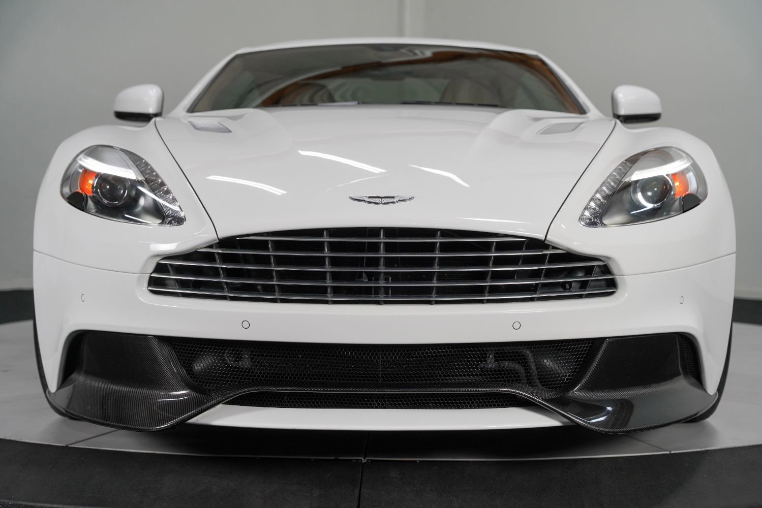 Used 2014 Aston Martin Vanquish Coupe image 14