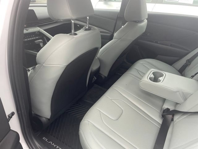 Used 2025 Hyundai Elantra Limited FWD image 13