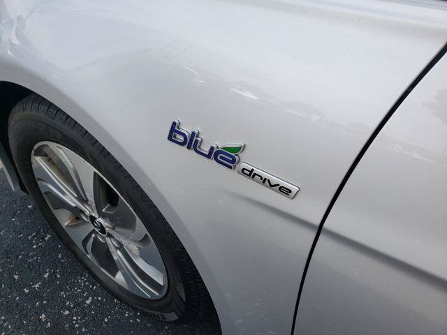 Used 2014 Hyundai Sonata Limited w/ Panoramic Sunroof Package 02 FWD image 19