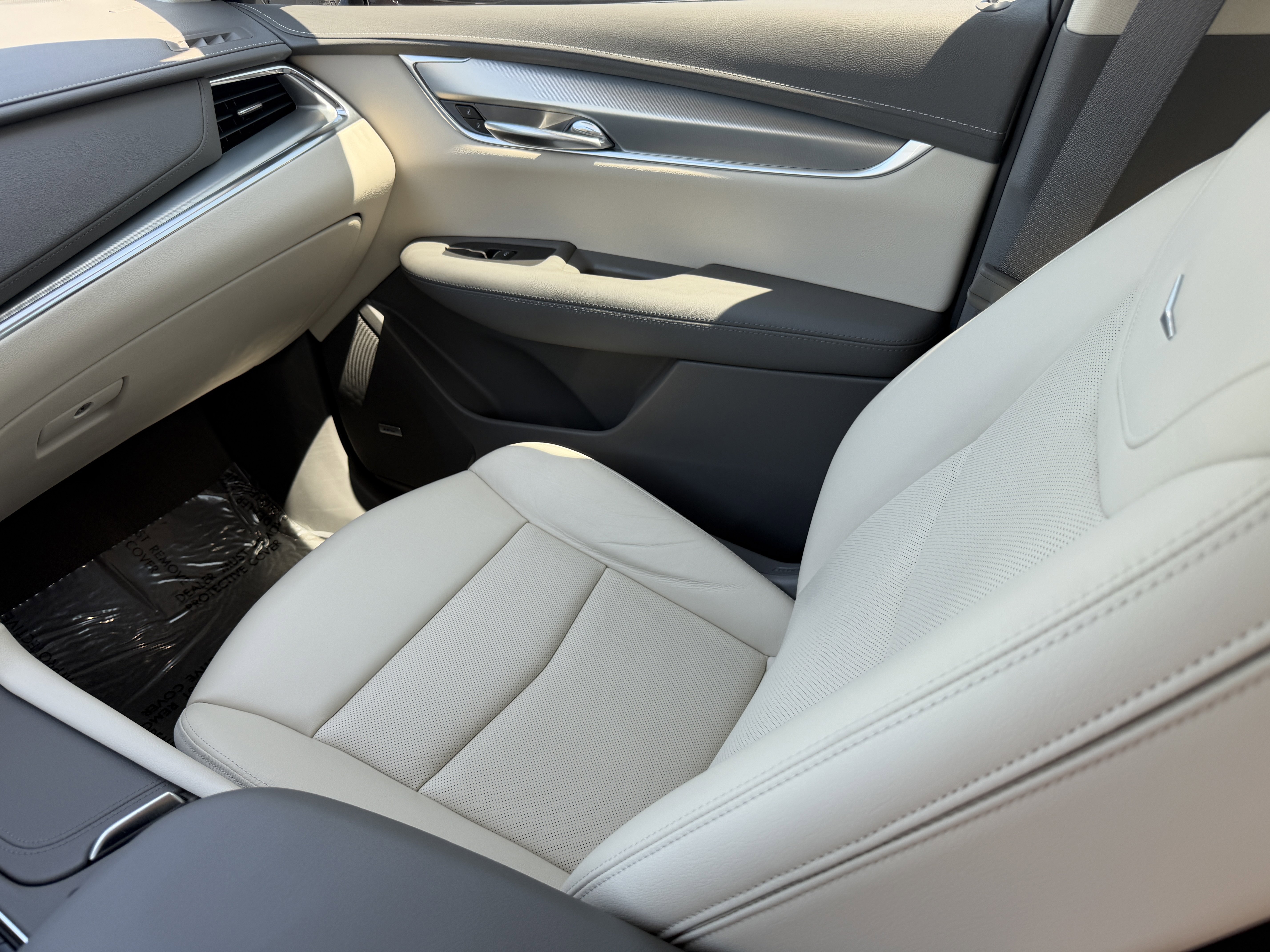 Used 2021 Cadillac XT5 Premium Luxury FWD image 16