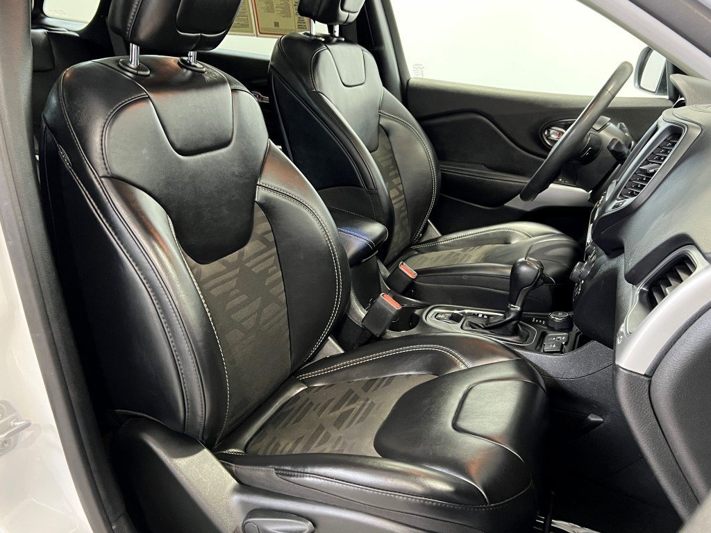 Used 2022 Jeep Cherokee Latitude w/ Sun & Sound Group image 13