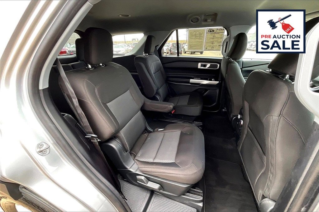 Used 2022 Ford Explorer XLT image 27
