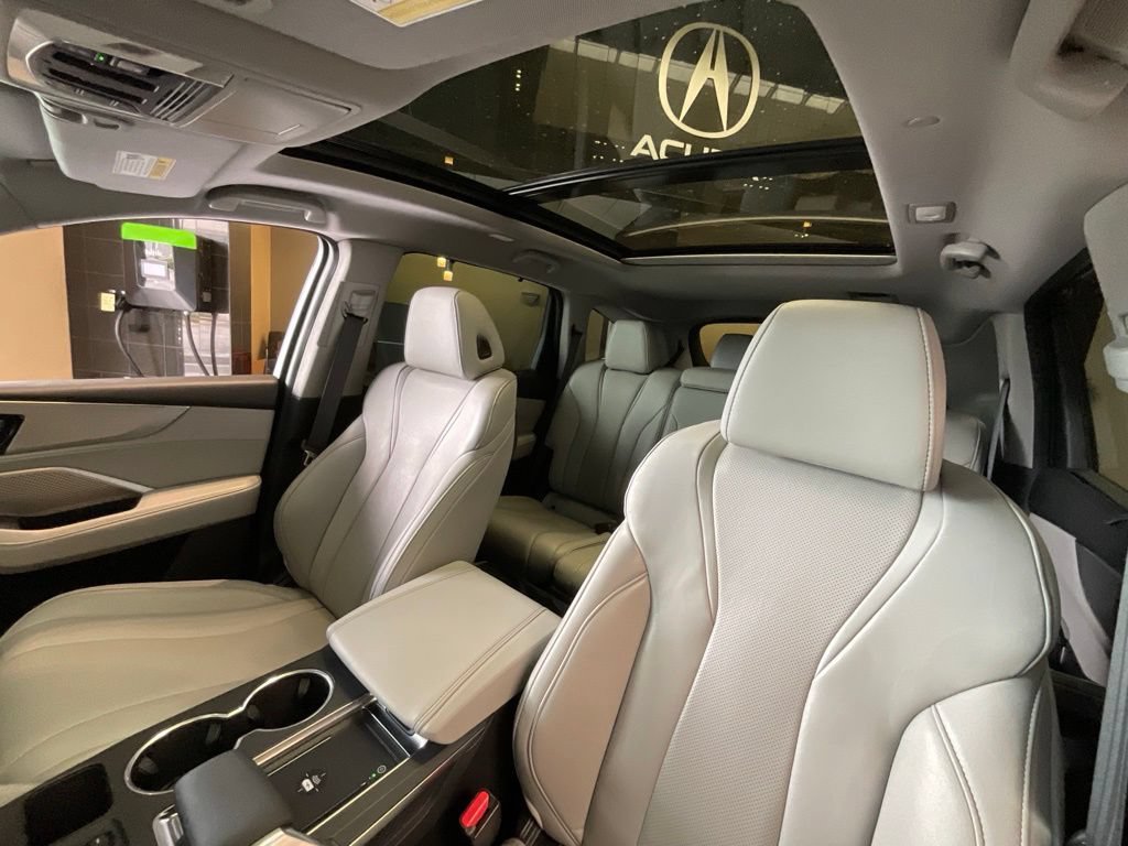 Certified 2024 Acura MDX w/ Technology Package AWD/4WD image 11