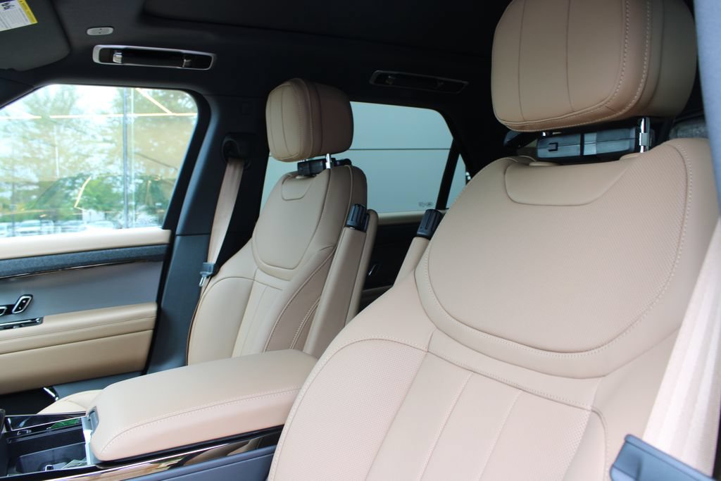New 2026 Land Rover Range Rover Sport SE AWD/4WD image 7