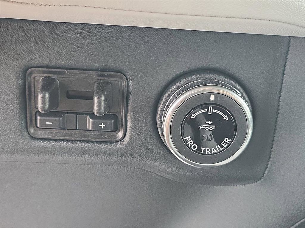 New 2025 Lincoln Navigator L Black Label w/ Black Label Special Edition image 20