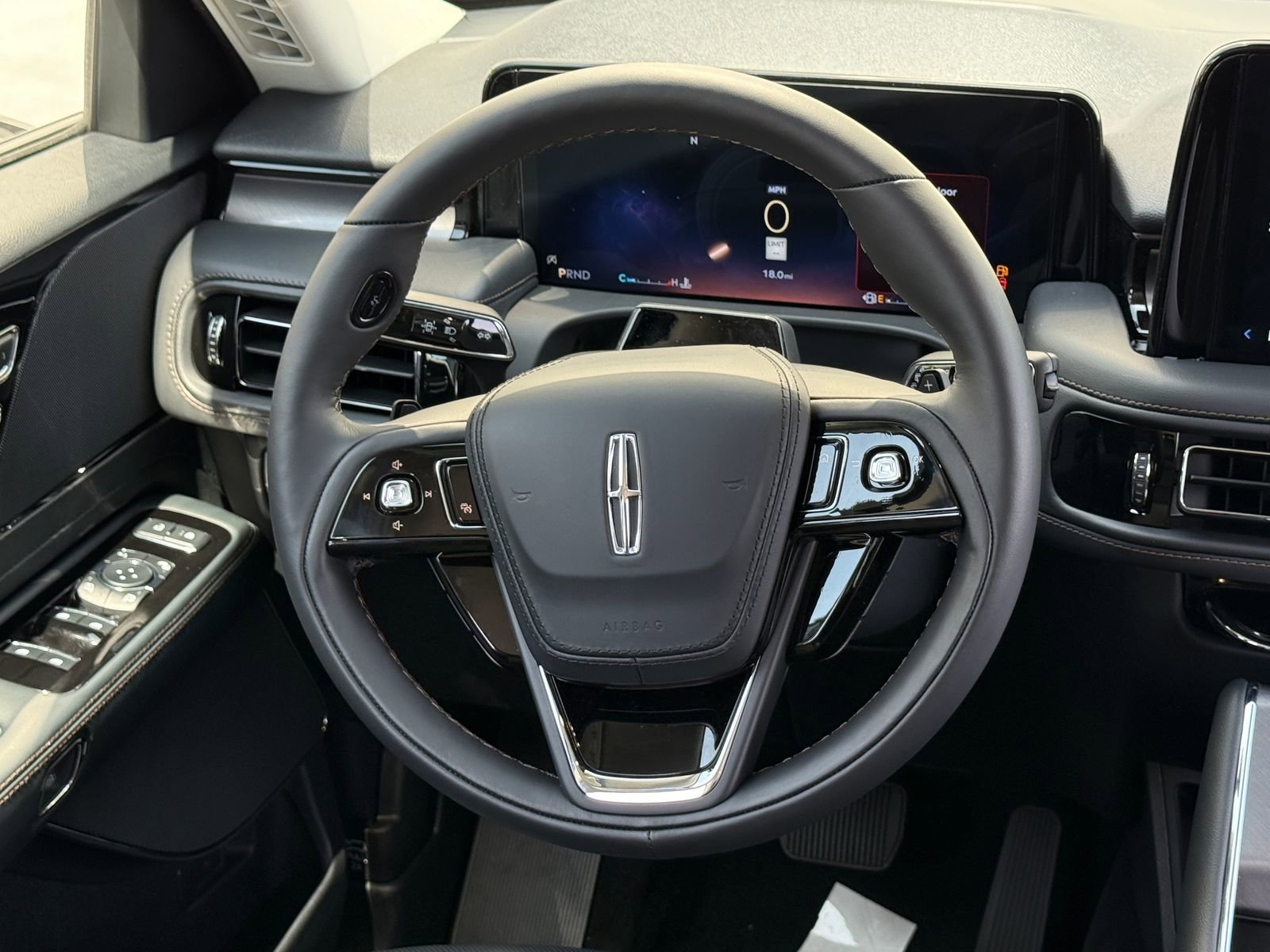 New 2026 Lincoln Aviator AWD image 24