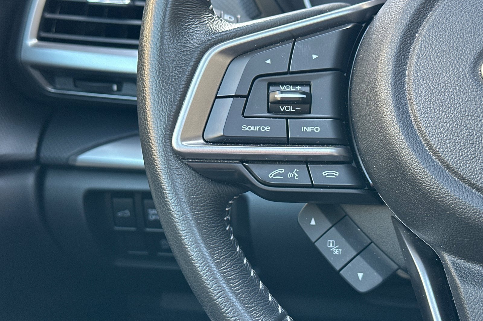 Used 2022 Subaru Forester Premium image 31