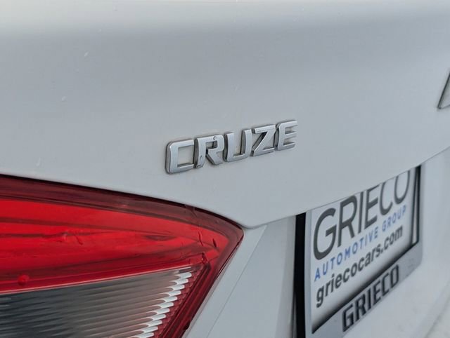 Used 2017 Chevrolet Cruze LS image 10