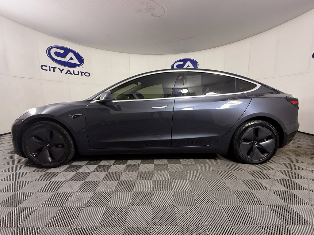 Used 2018 Tesla Model 3 Long Range image 3