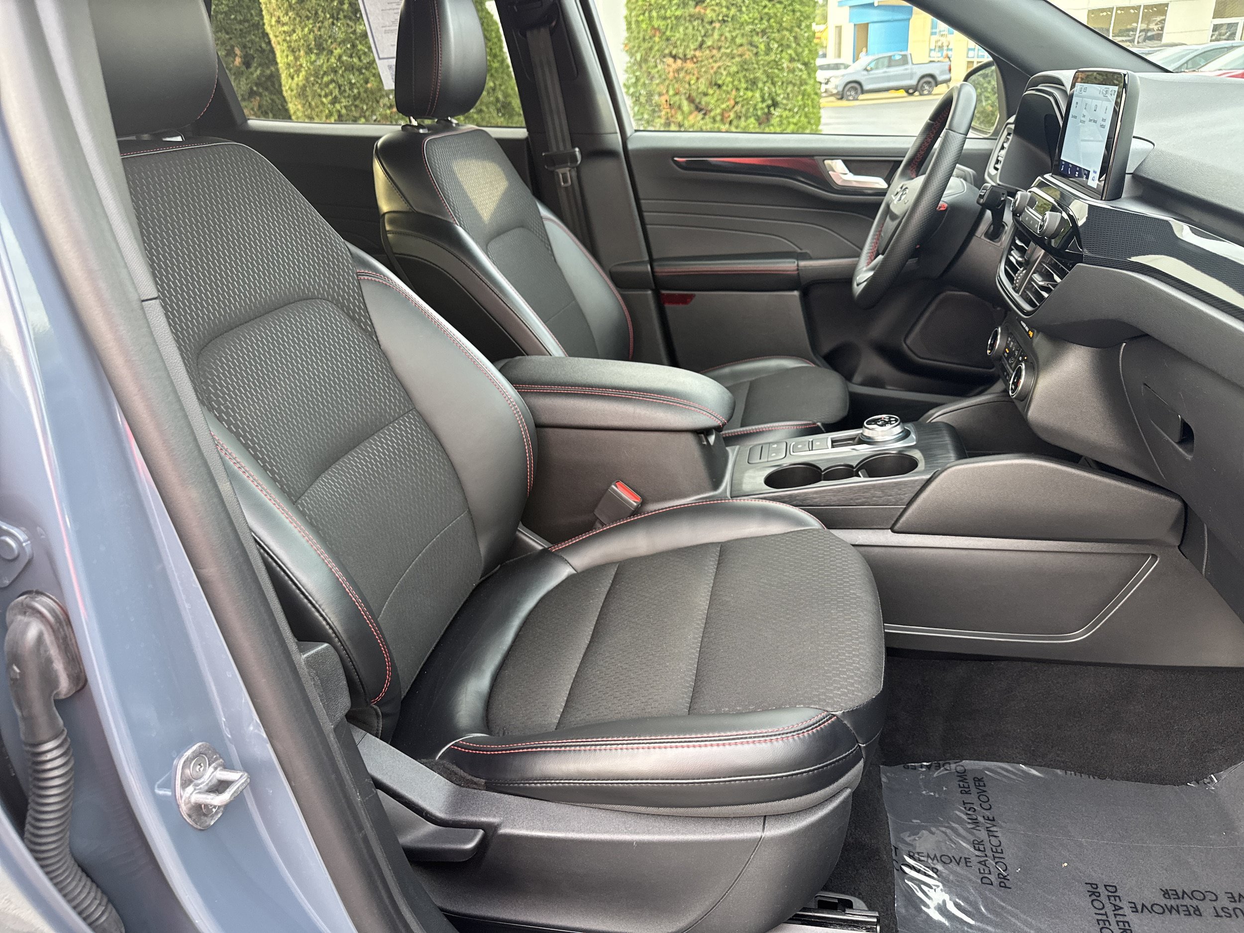 Used 2025 Ford Escape ST-Line Select AWD/4WD image 13