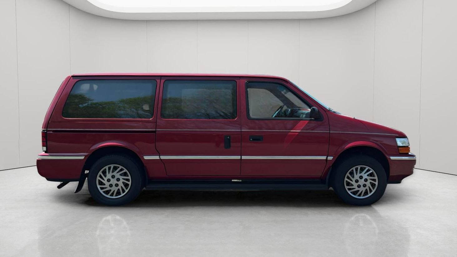 Used 1993 Dodge Grand Caravan SE FWD image 3