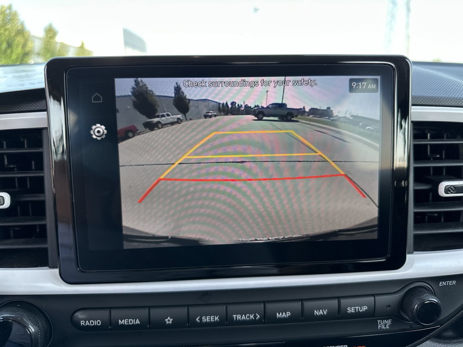 Used 2024 Hyundai Venue Limited FWD image 15