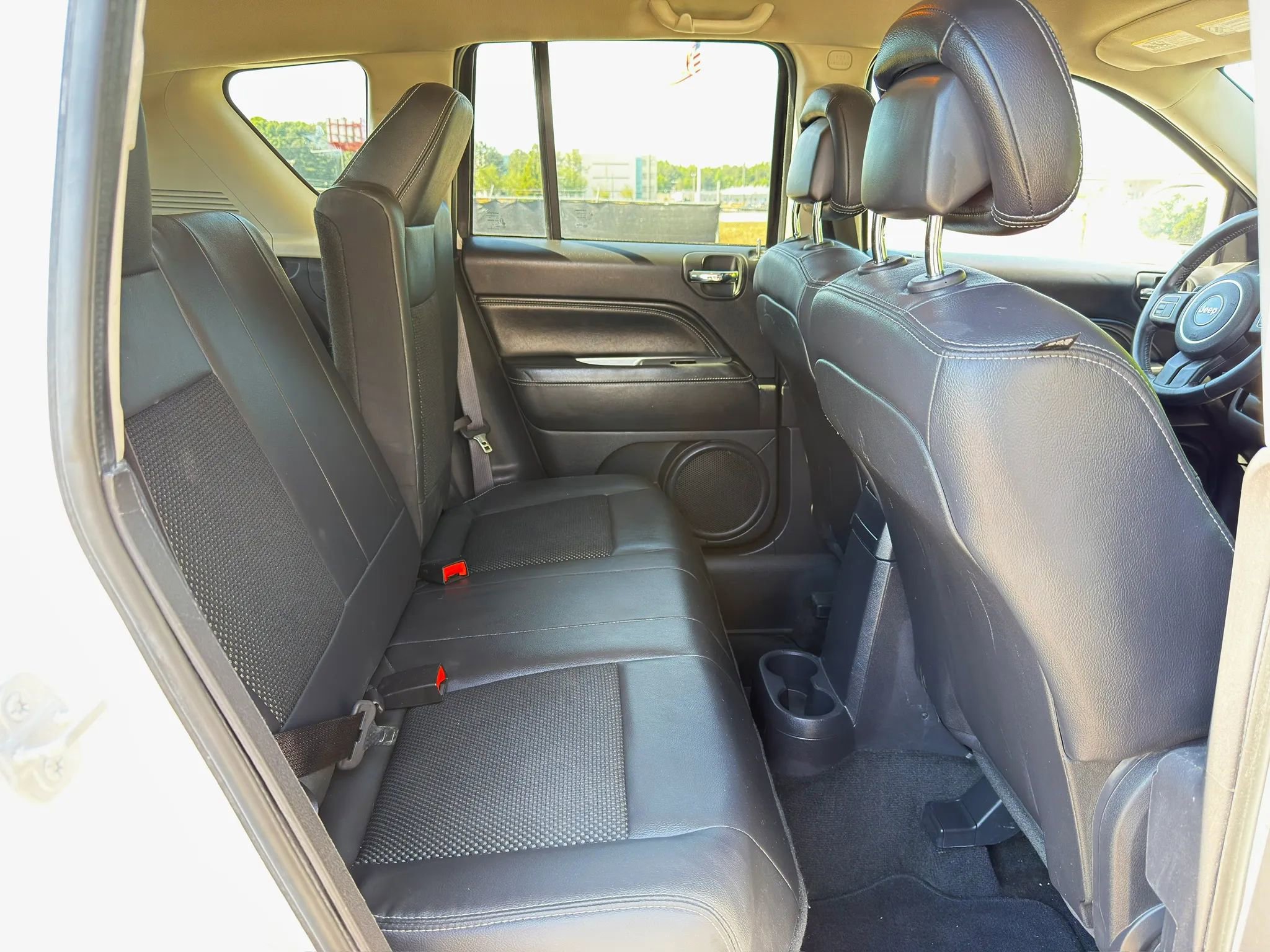 Used 2014 Jeep Compass Latitude AWD/4WD image 20