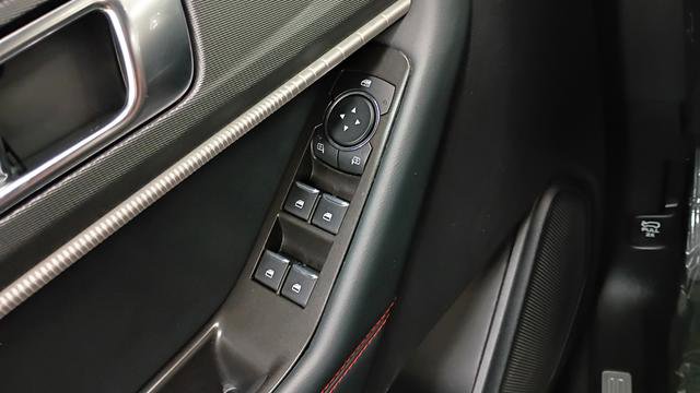 Used 2025 Ford Explorer ST-Line image 10