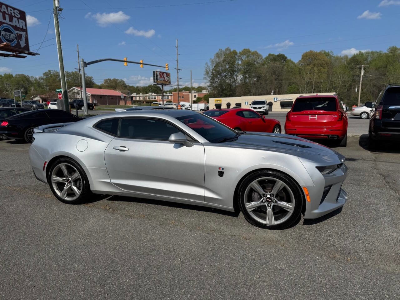 Used 2017 Chevrolet Camaro SS RWD image 4