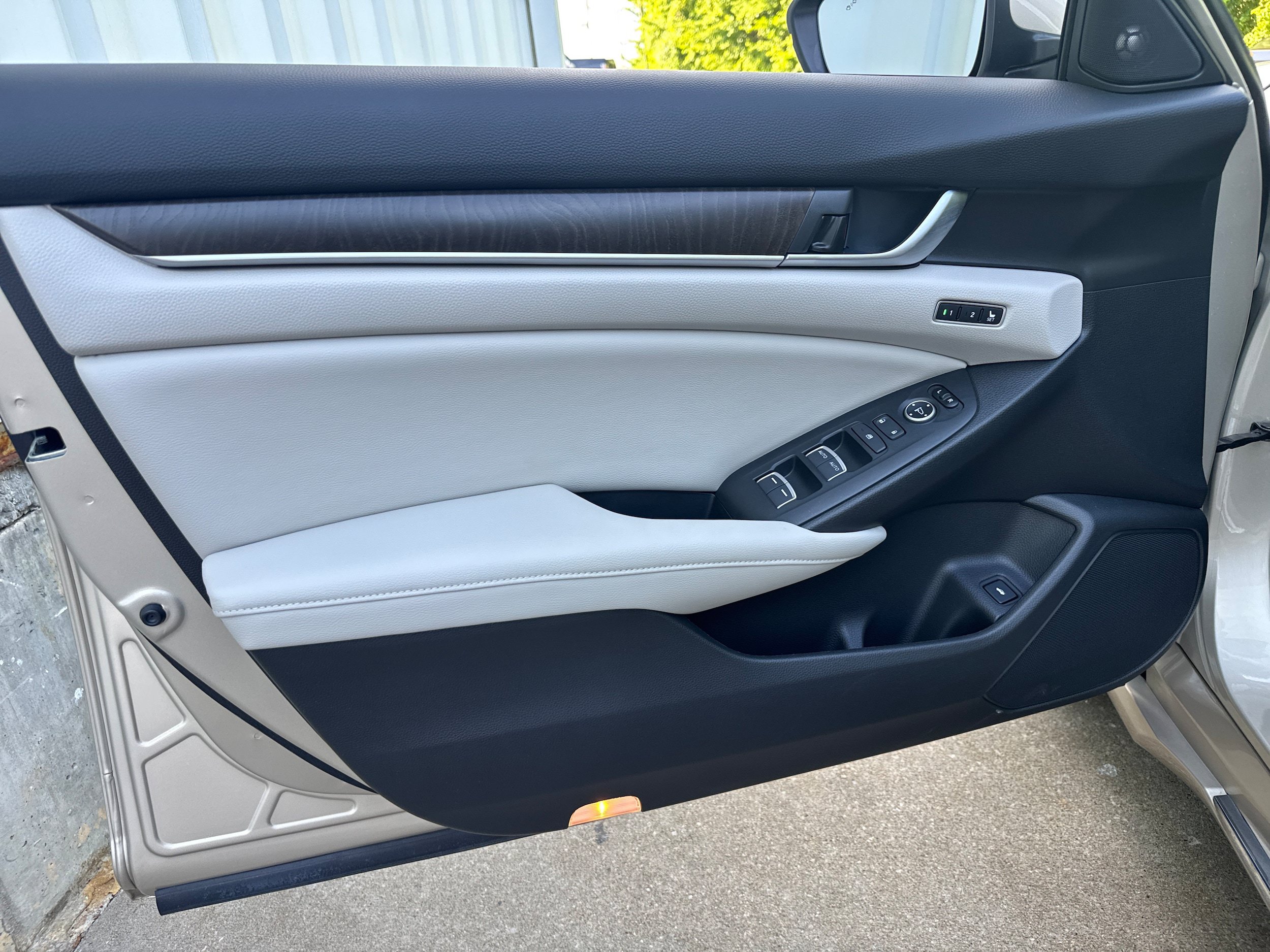 Used 2018 Honda Accord Touring image 8