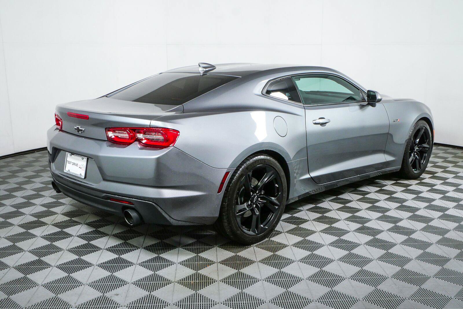 Used 2021 Chevrolet Camaro LT RWD image 3