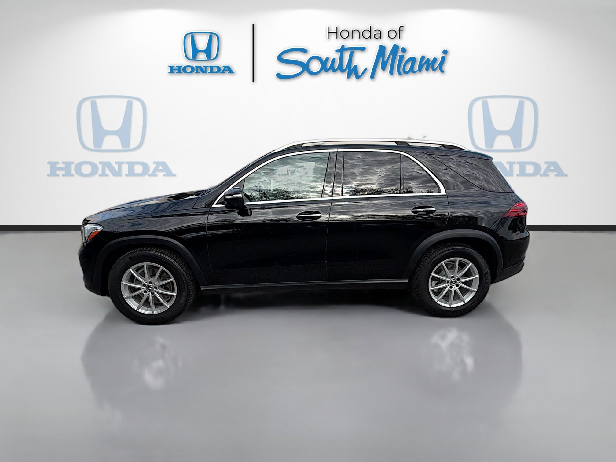 Used 2024 Mercedes-Benz GLE 350 4MATIC image 4