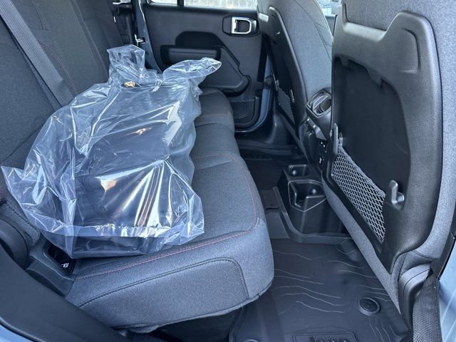 New 2026 Jeep Gladiator Rubicon w/ Technology Group image 15