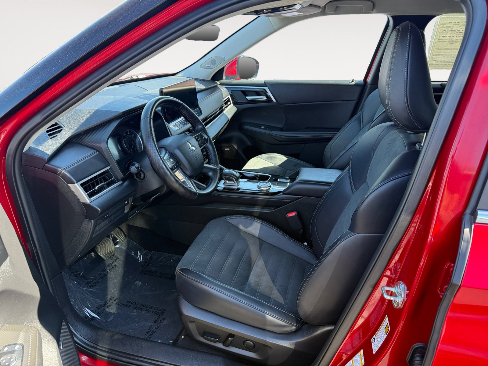 Used 2025 Mitsubishi Outlander SE FWD image 10