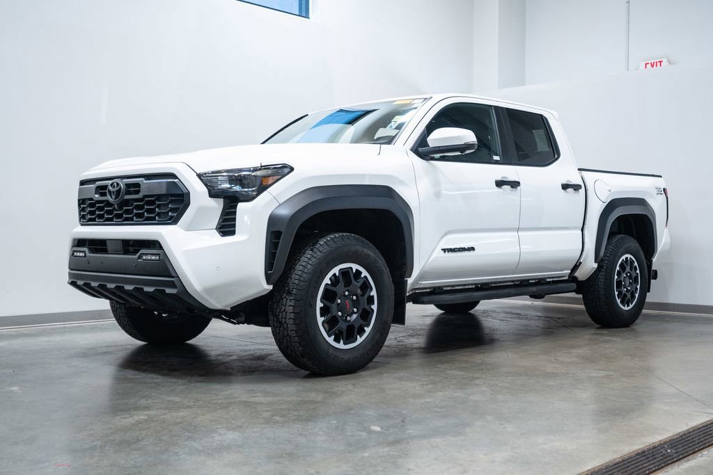 Certified 2024 Toyota Tacoma TRD Off-Road w/ TRD Off Road Premium Package AWD/4WD image 3