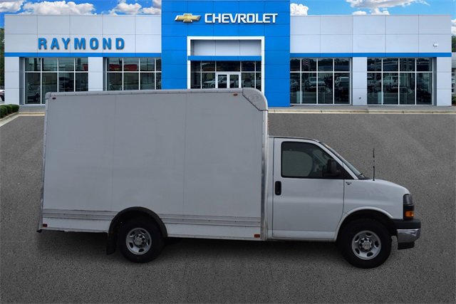 New 2025 Chevrolet Express 3500 Work Van w/ Power Convenience Package image 2