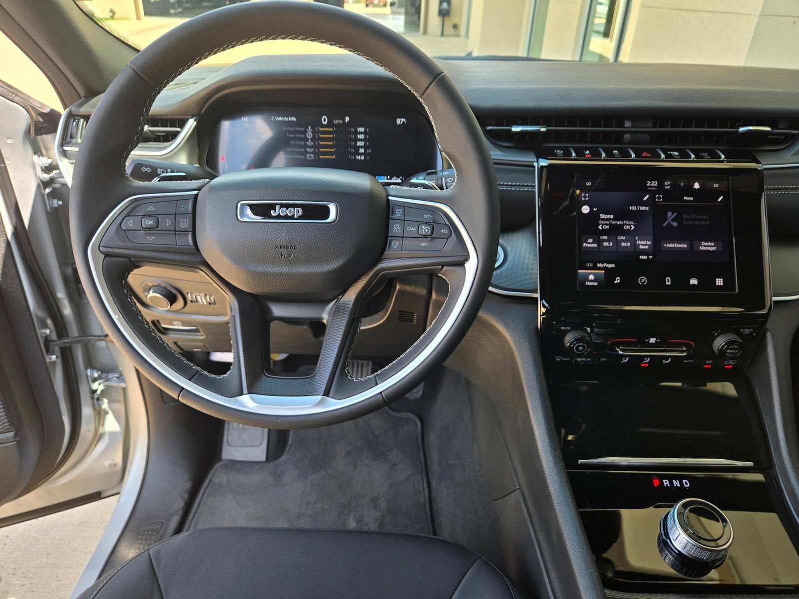 Used 2025 Jeep Grand Cherokee Laredo X RWD image 10