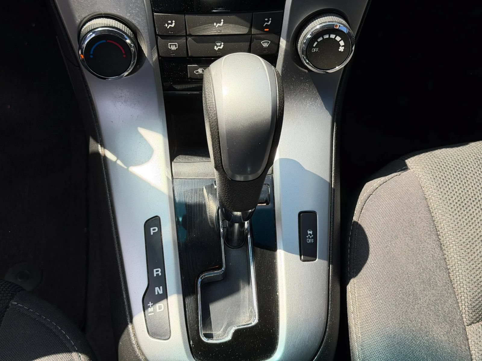 Used 2015 Chevrolet Cruze LT w/ Sun And Sound Package FWD image 36