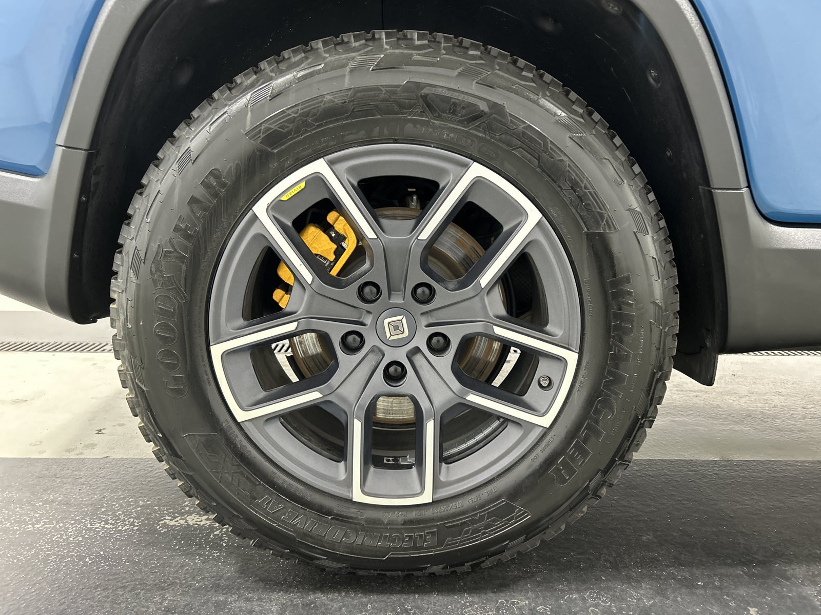 Used 2023 Rivian R1T Launch Edition AWD/4WD image 12