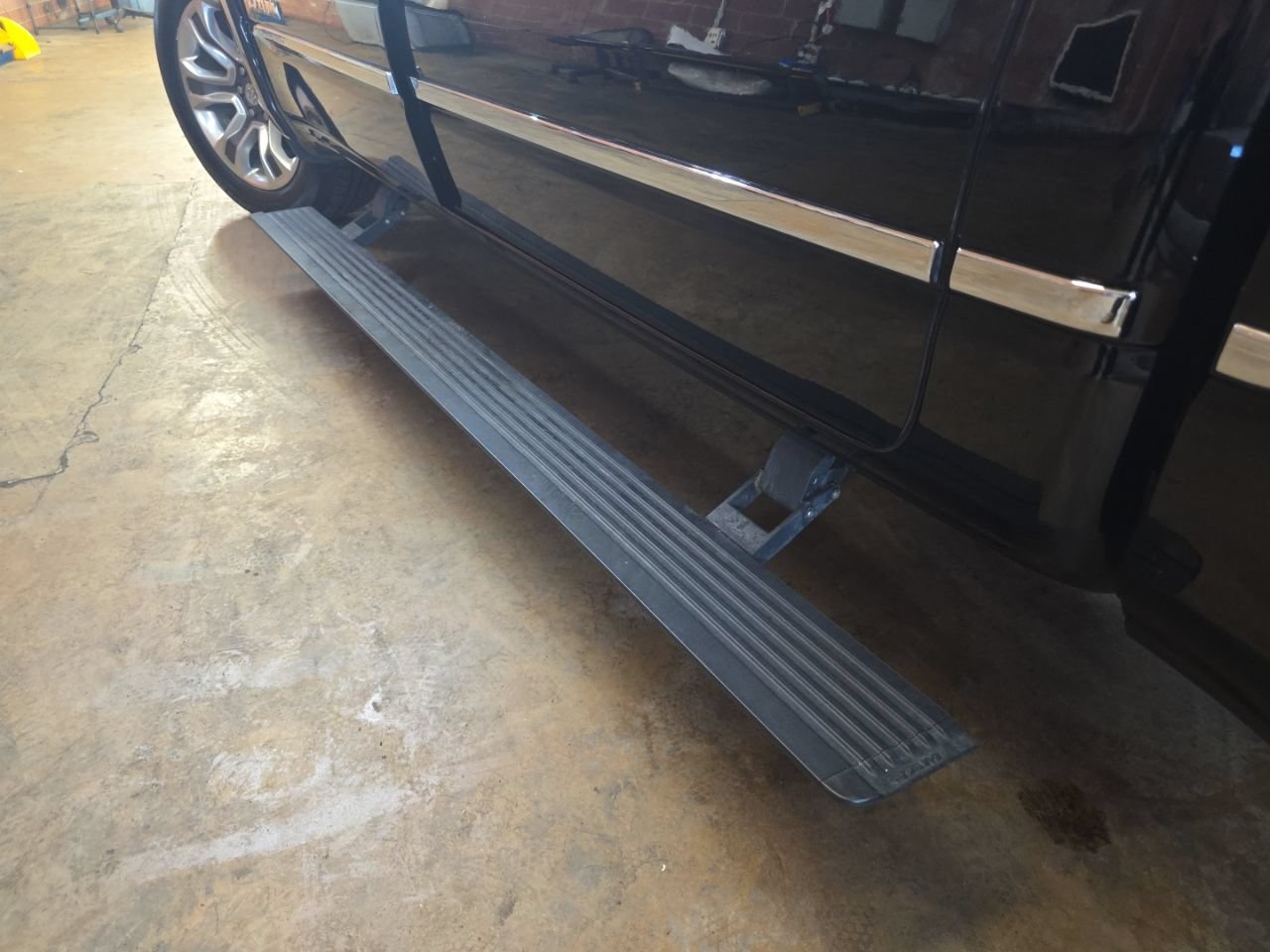 Used 2023 RAM 1500 Limited AWD/4WD image 13